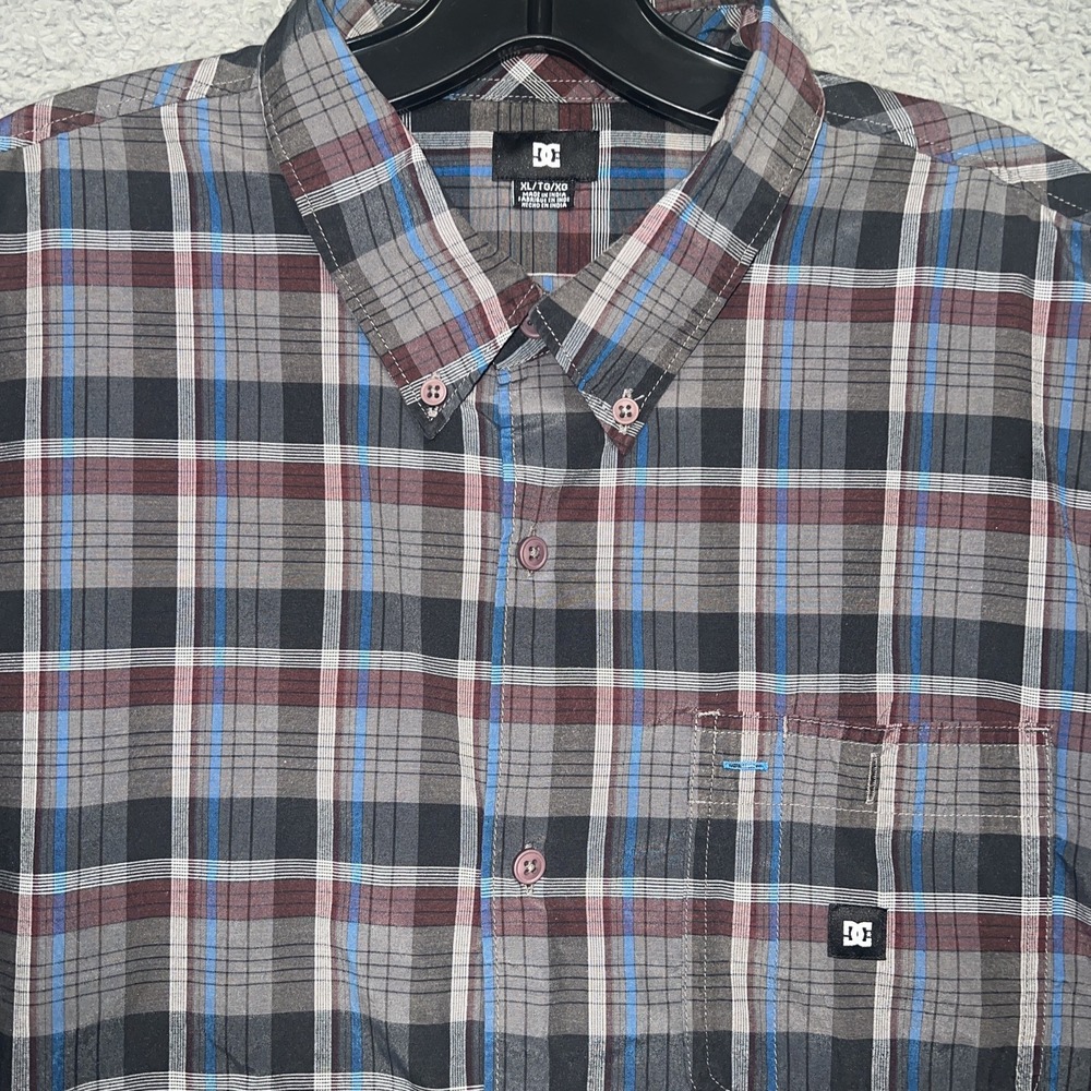 DC Shoe Co Shirt Men's Size XL Multicolor Plaid Button Up Maid In India 2011